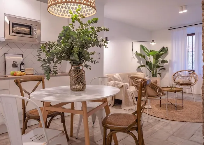 apartamentos junto a jardines del triunfo